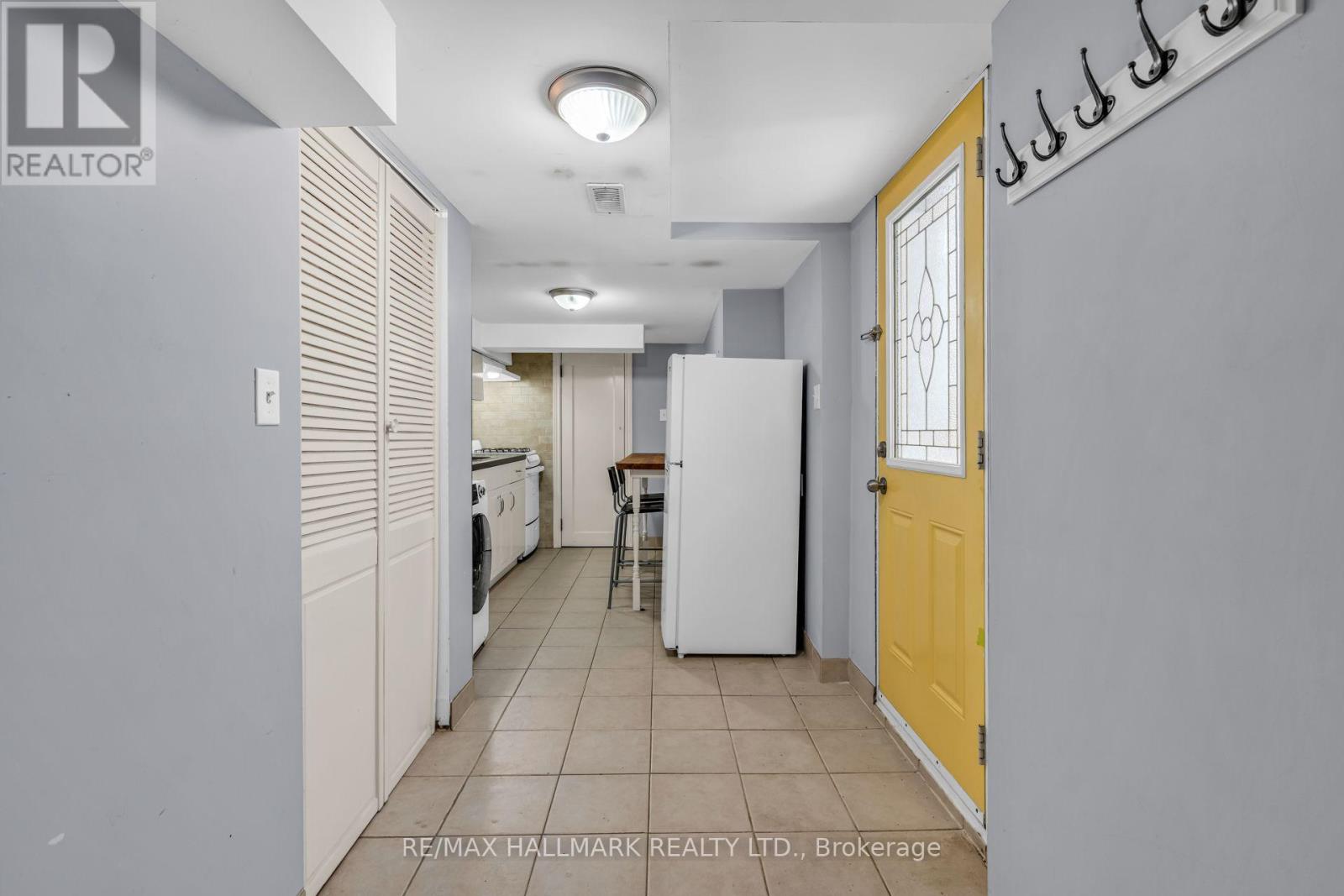 65 Kirknewton Road, Toronto, Ontario  M6E 3X9 - Photo 13 - W13840476