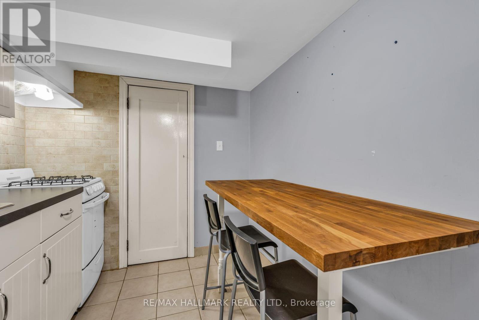 65 Kirknewton Road, Toronto, Ontario  M6E 3X9 - Photo 18 - W13840476