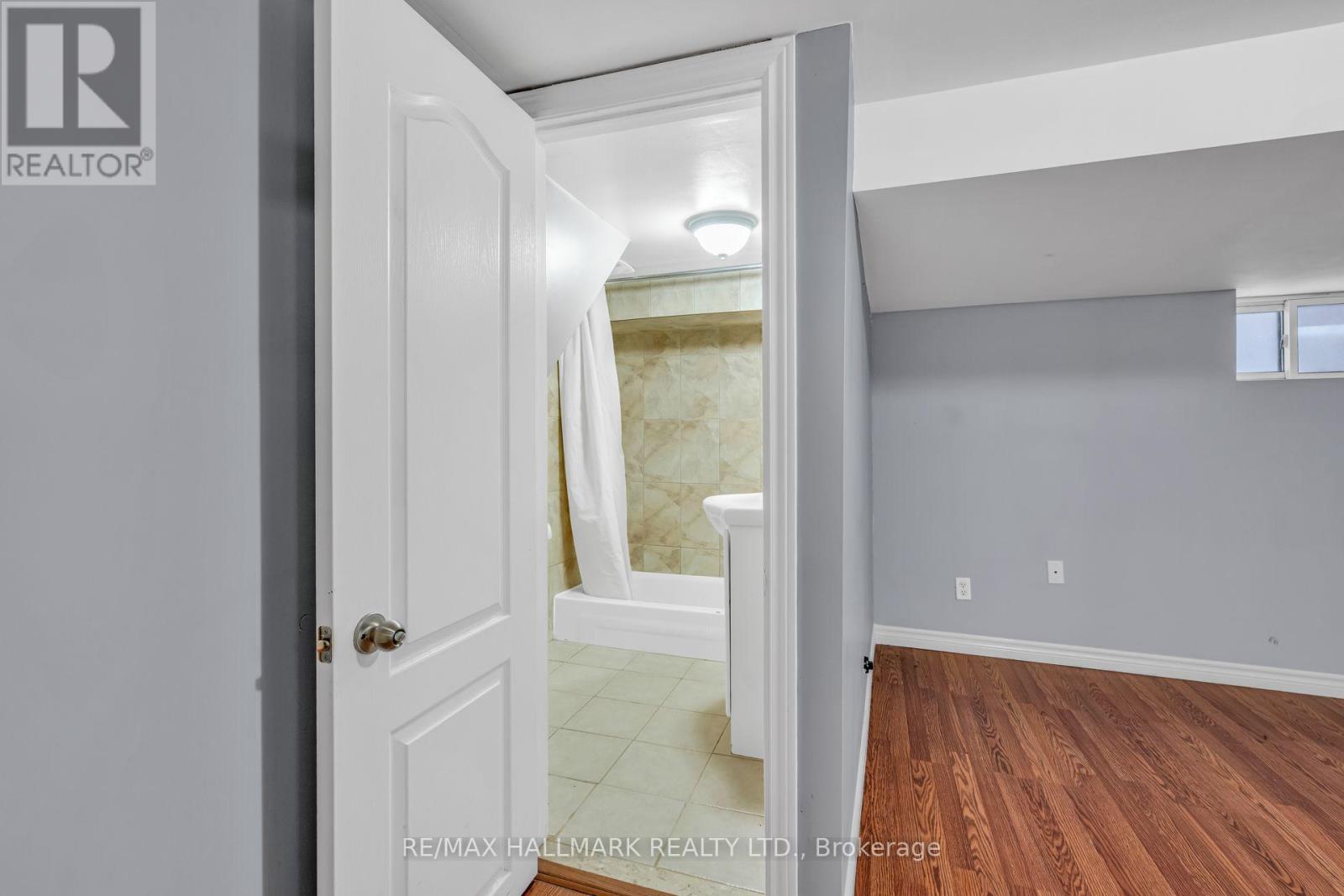 65 Kirknewton Road, Toronto, Ontario  M6E 3X9 - Photo 30 - W13840476
