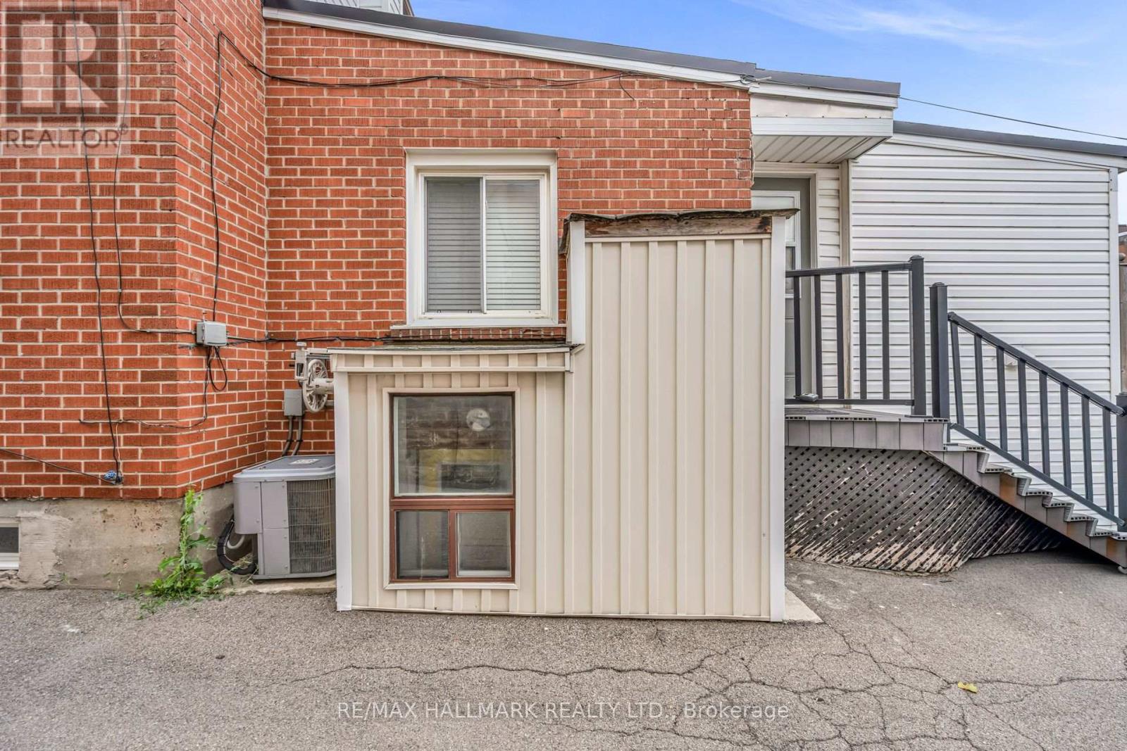 65 Kirknewton Road, Toronto, Ontario  M6E 3X9 - Photo 34 - W13840476