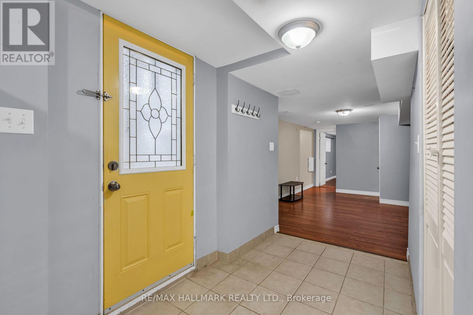 65 Kirknewton Road, Toronto, Ontario  M6E 3X9 - Photo 5 - W13840476
