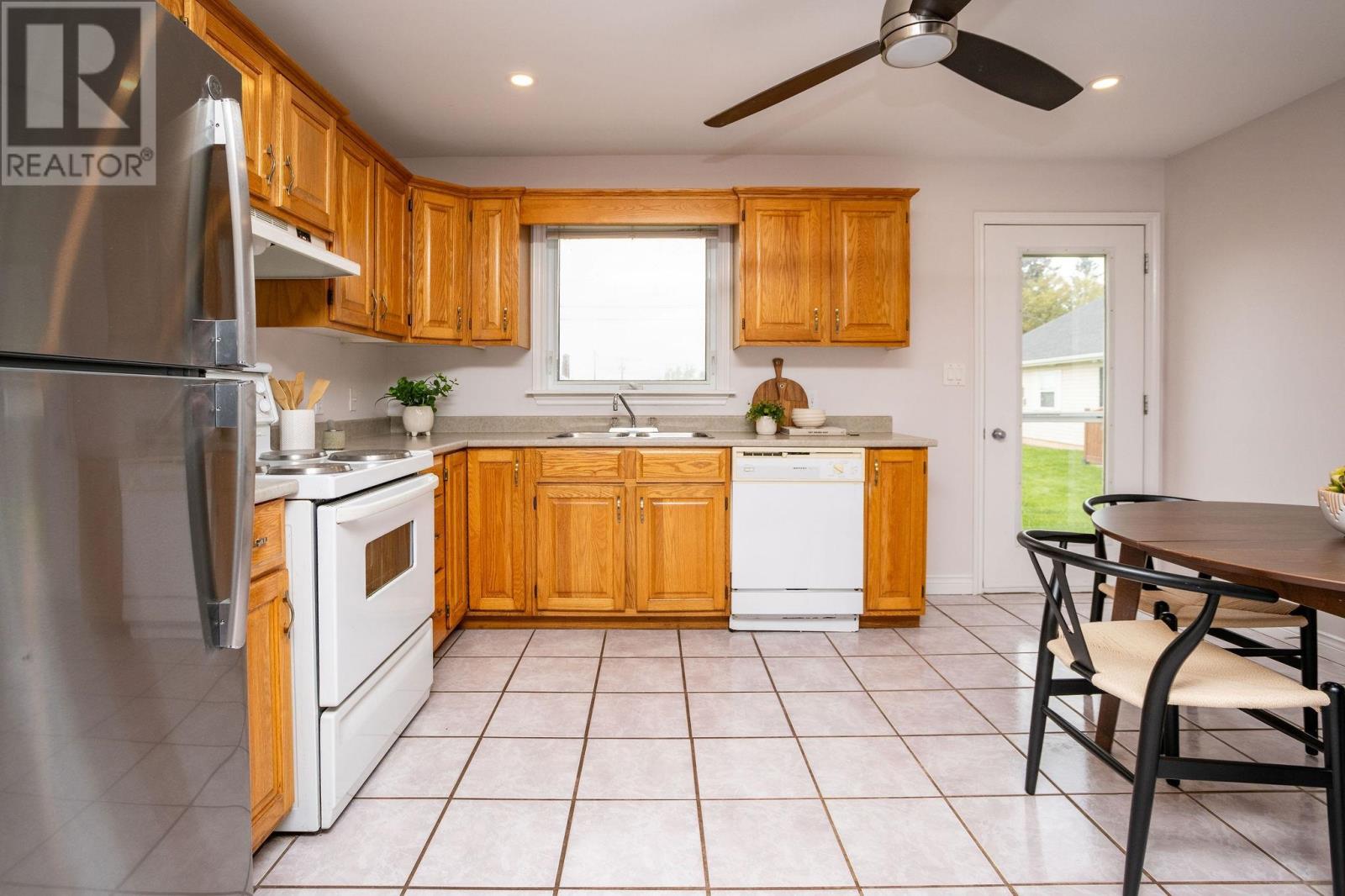 33 Holland Drive, Stratford, Prince Edward Island  C1B 1S9 - Photo 15 - 202620129