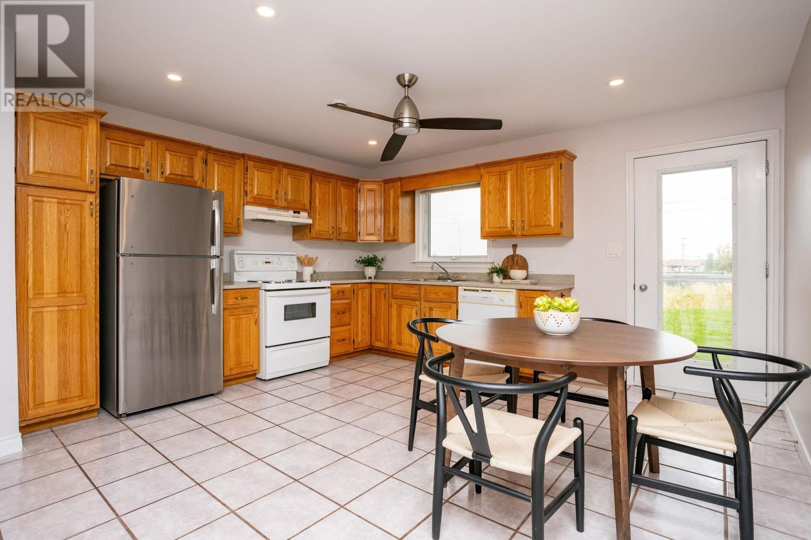 33 Holland Drive, Stratford, Prince Edward Island  C1B 1S9 - Photo 14 - 202620129