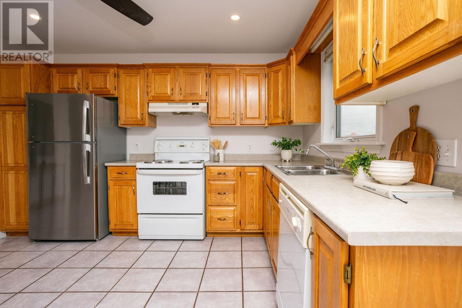 33 Holland Drive, Stratford, Prince Edward Island  C1B 1S9 - Photo 17 - 202620129