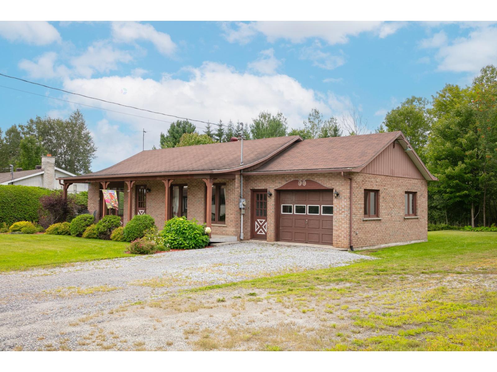 131 Rue Bernier East Angus Quebec Canada J0B1R0 3