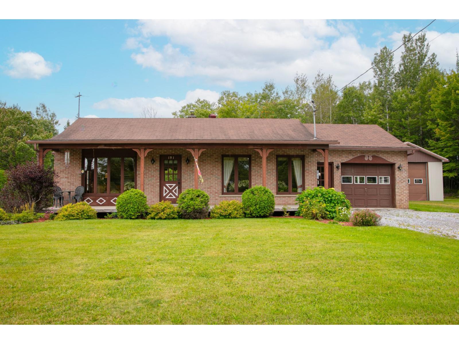 131 Rue Bernier East Angus Quebec Canada J0B1R0 4