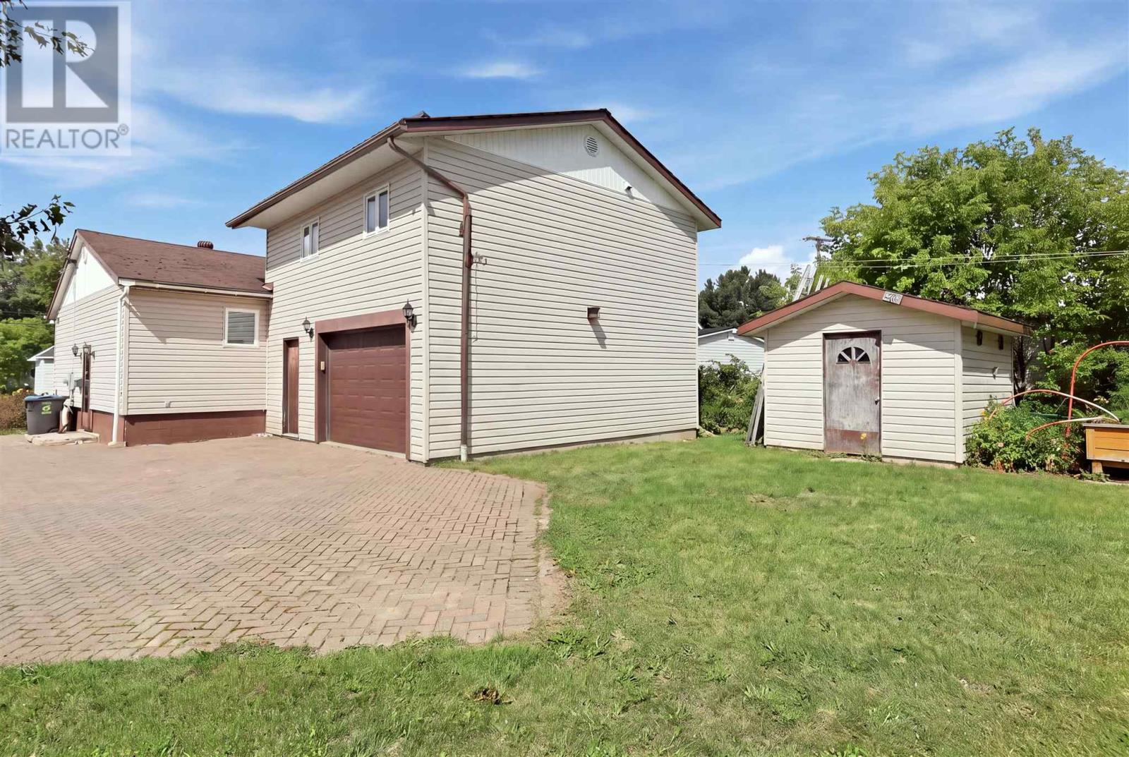 30 Adeline Ave, Sault Ste. Marie, Ontario  P6B 5M4 - Photo 3 - SM262405