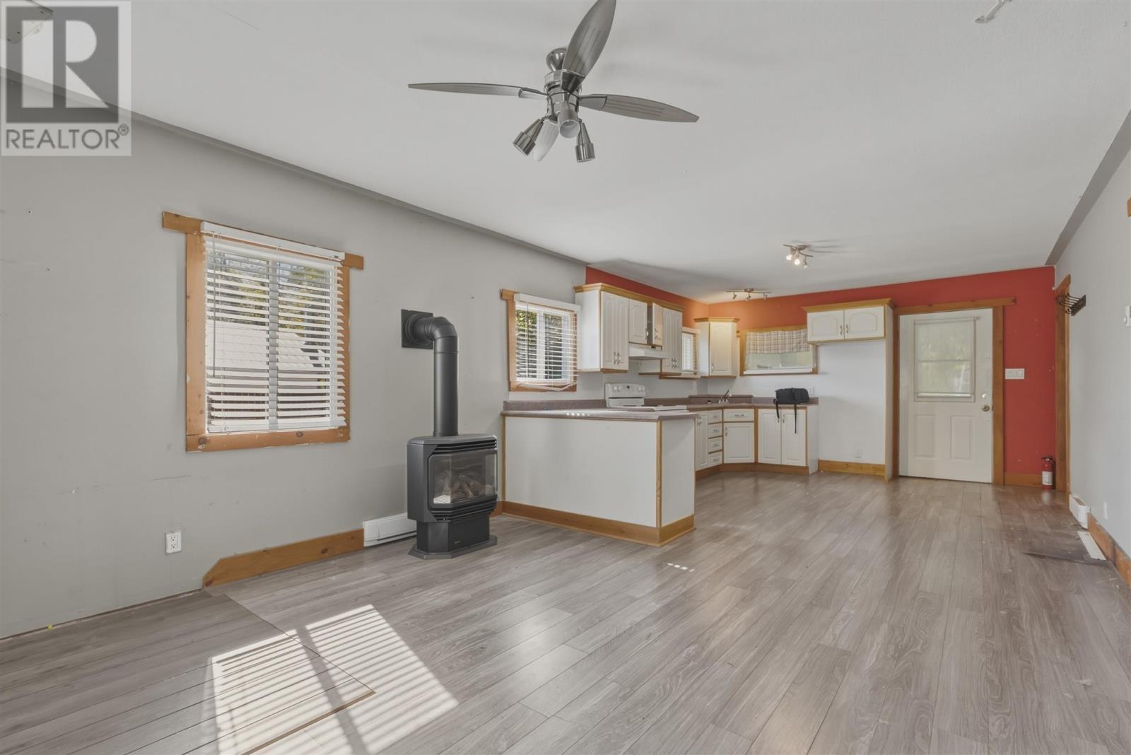 42 Spanish St, Spanish, Ontario  P0P 2A0 - Photo 5 - SM262700