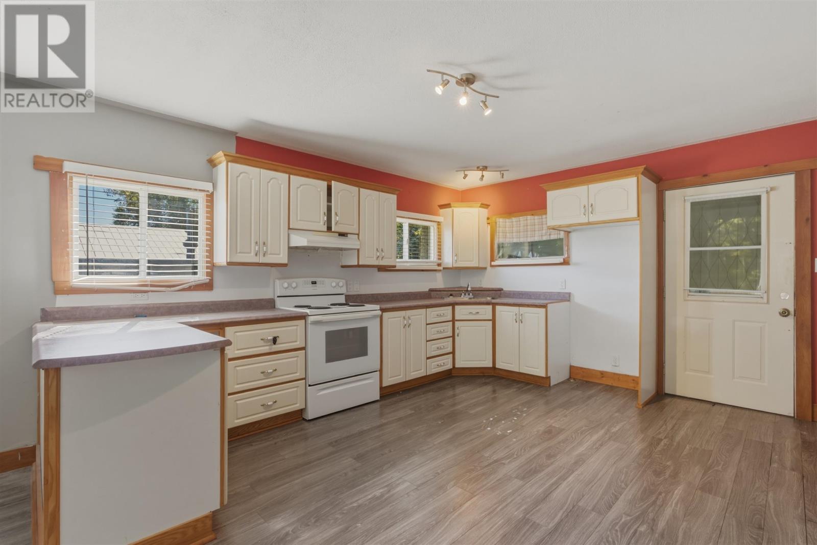 42 Spanish St, Spanish, Ontario  P0P 2A0 - Photo 7 - SM262700