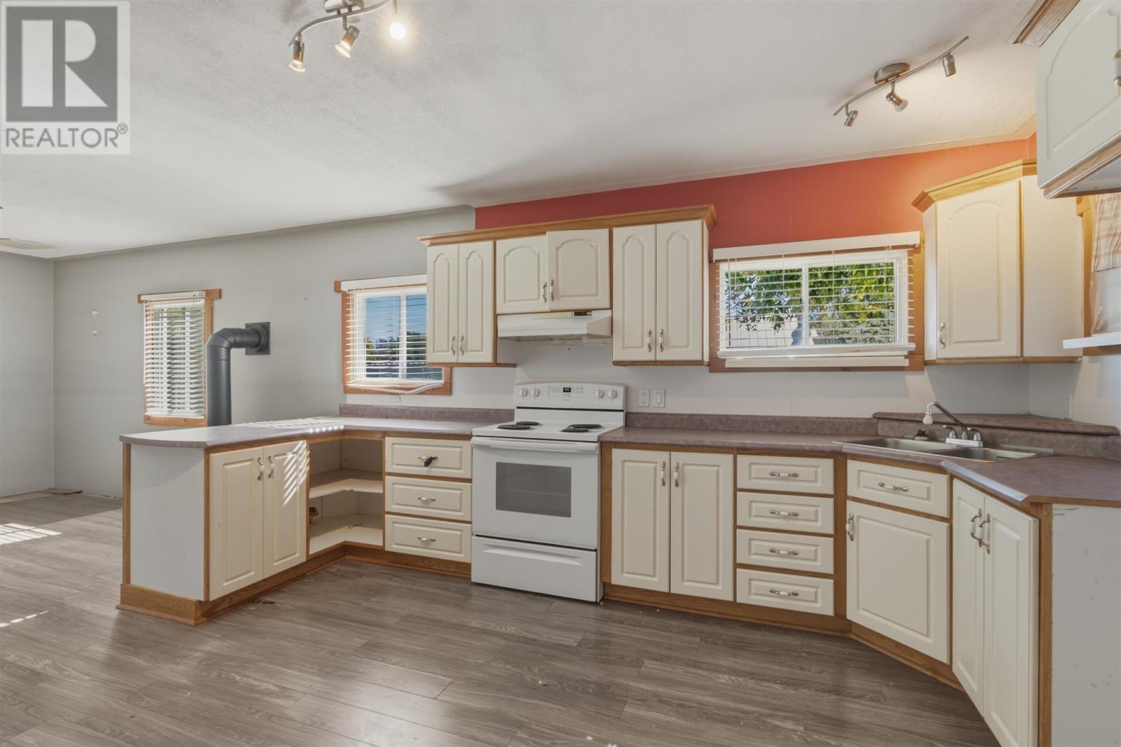 42 Spanish St, Spanish, Ontario  P0P 2A0 - Photo 8 - SM262700