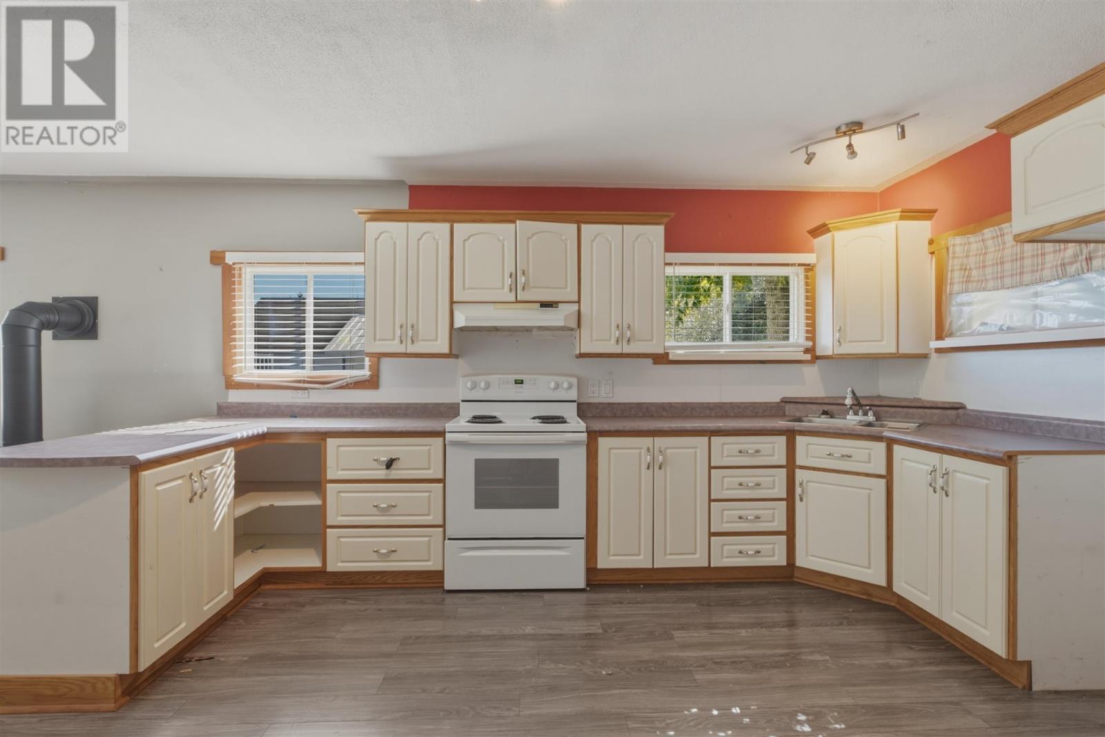 42 Spanish St, Spanish, Ontario  P0P 2A0 - Photo 9 - SM262700