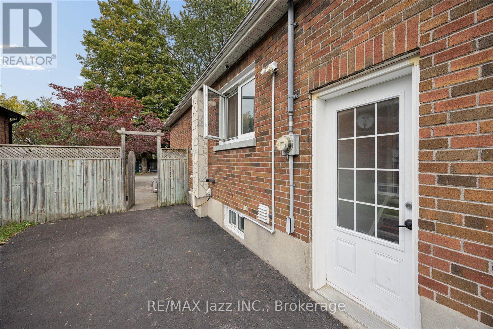 315 Cadillac Avenue S, Oshawa, Ontario  L1H 5Z9 - Photo 2 - E13840718