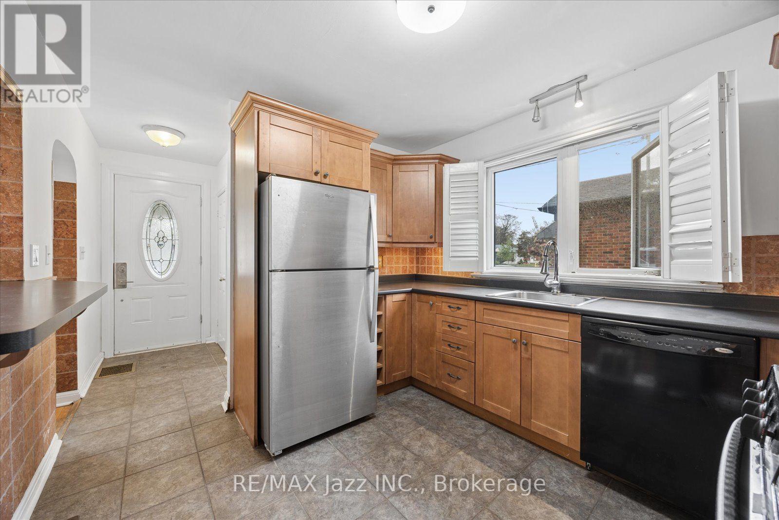 315 Cadillac Avenue S, Oshawa, Ontario  L1H 5Z9 - Photo 4 - E13840718