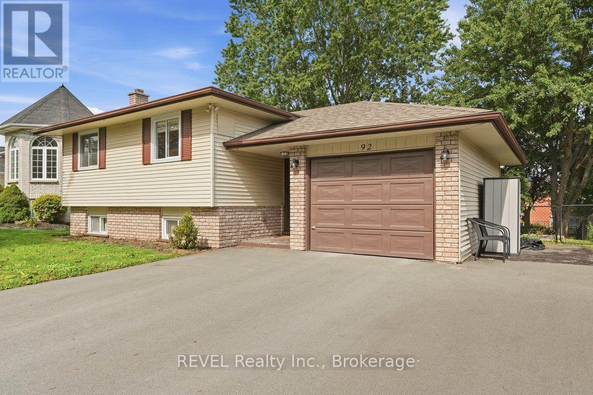 92 Maple Drive, Belleville, Ontario  K8P 2R2 - Photo 2 - X13840698