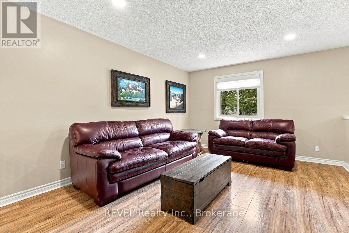 92 Maple Drive, Belleville, Ontario  K8P 2R2 - Photo 4 - X13840698