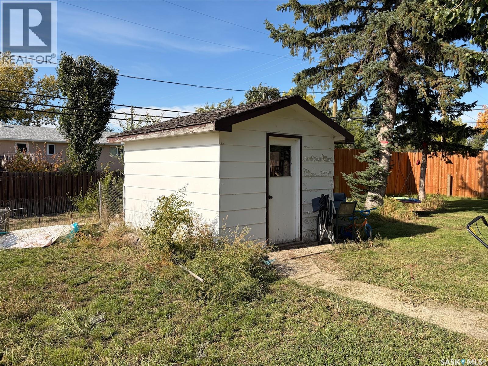 200 3rd Street E, Ponteix, Saskatchewan  S0N 1Z0 - Photo 62 - SK049895