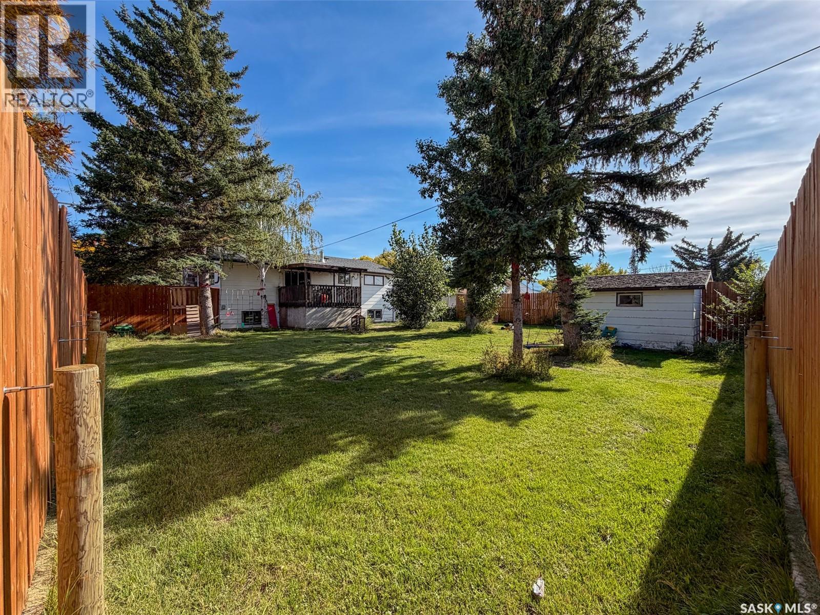 200 3rd Street E, Ponteix, Saskatchewan  S0N 1Z0 - Photo 65 - SK049895