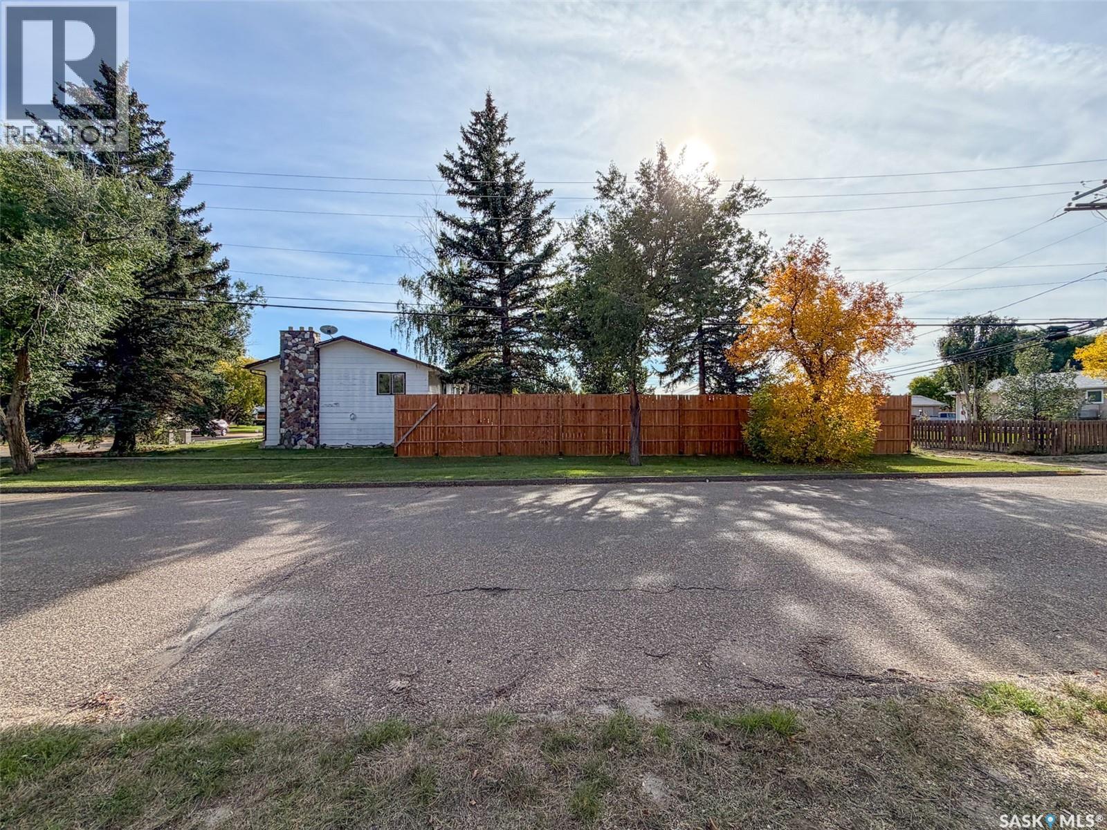 200 3rd Street E, Ponteix, Saskatchewan  S0N 1Z0 - Photo 69 - SK049895