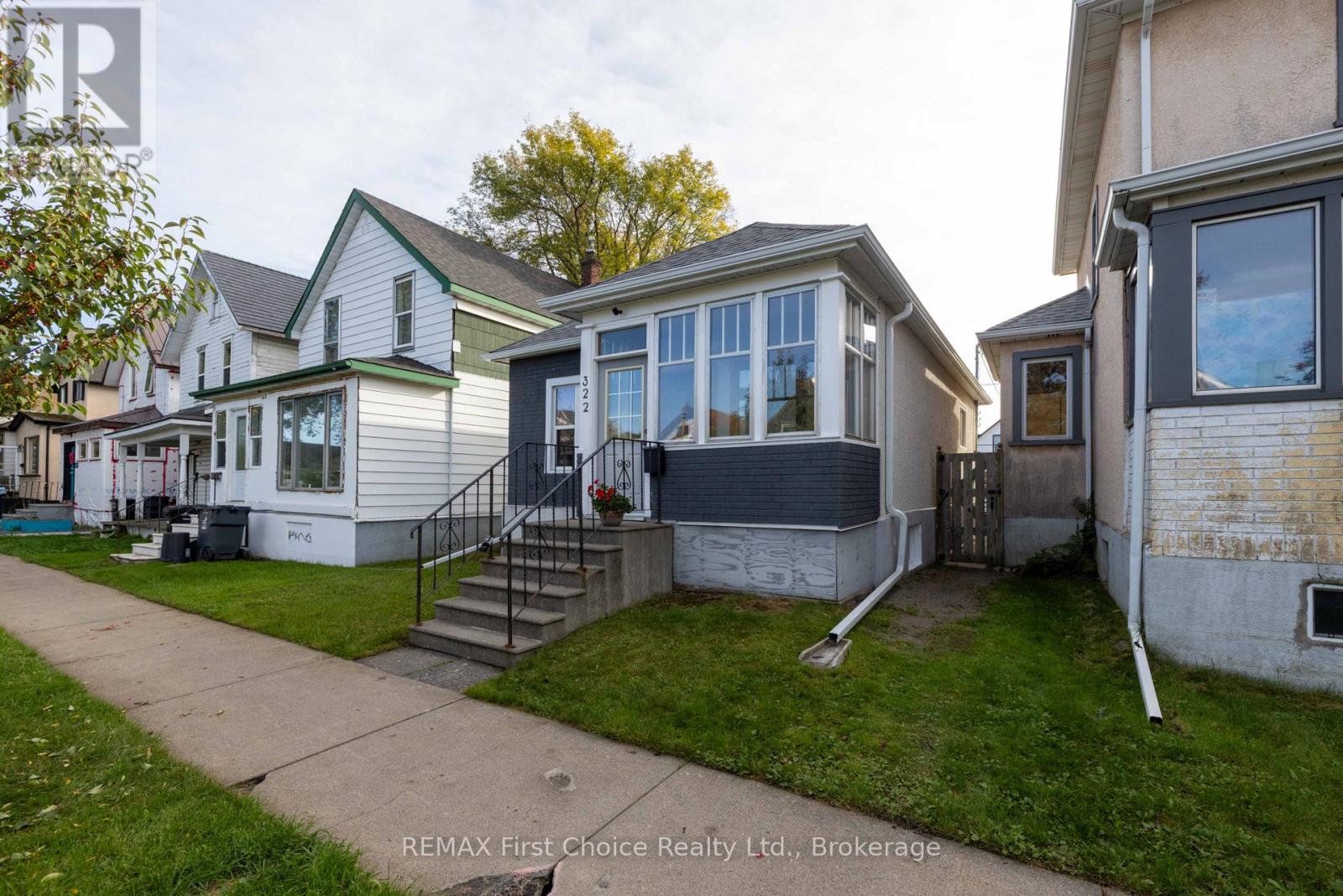 322 Ogden Street, Thunder Bay, Ontario  P7C 2N3 - Photo 1 - X13840710