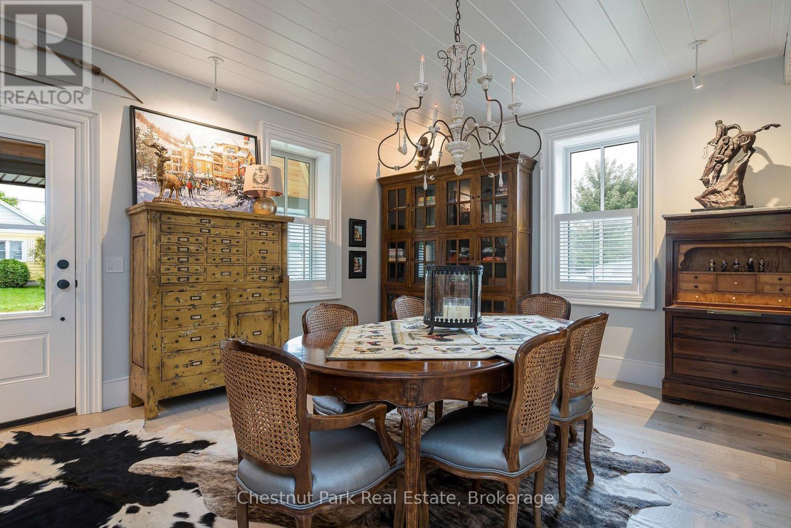 21 Elizabeth Street E, Clearview (Creemore), Ontario  L0M 1G0 - Photo 5 - S13840552