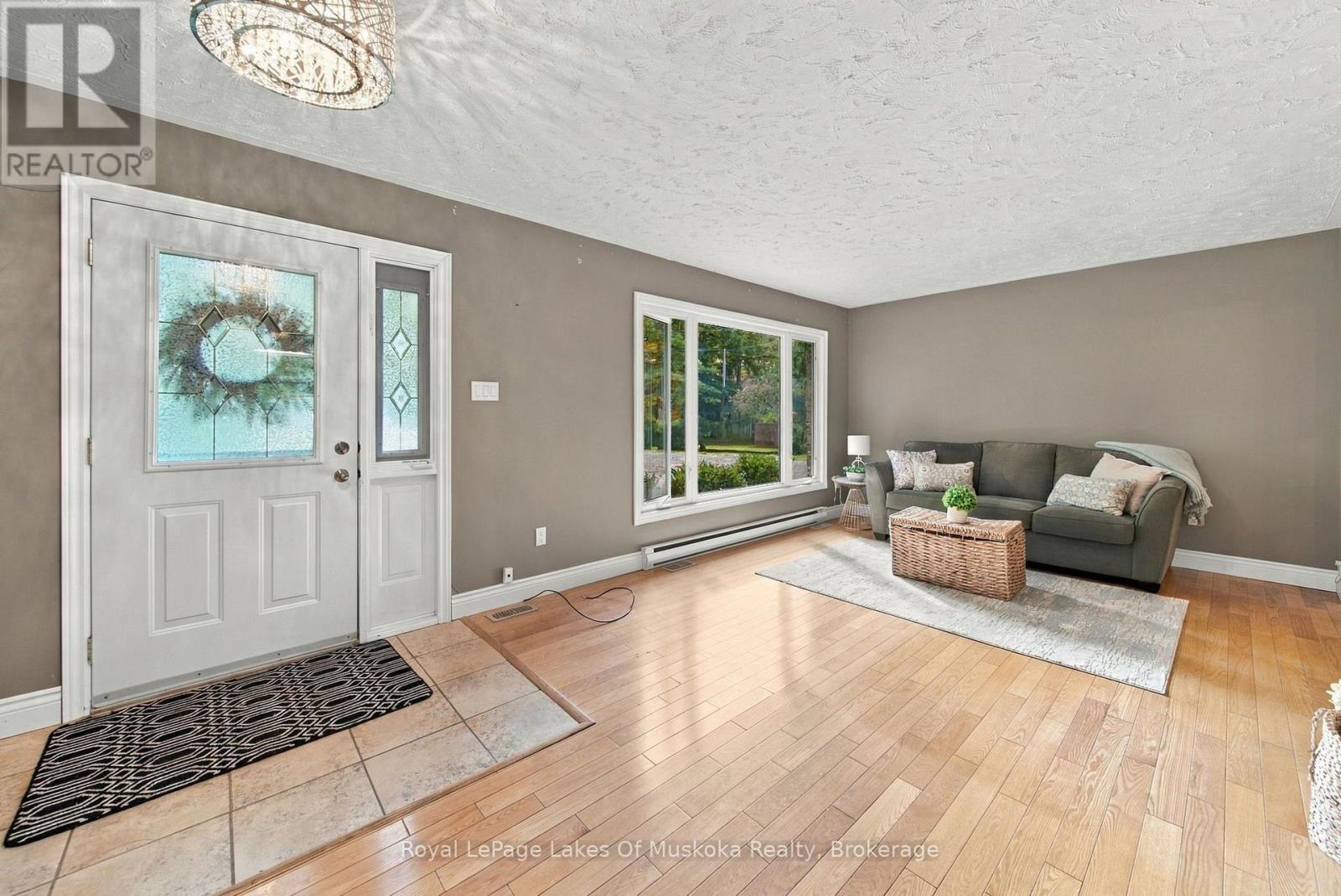 13 Leisure Court, Severn, Ontario  P0K 1E0 - Photo 6 - S13840578