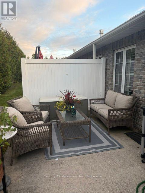 49 Clover Crescent, Wasaga Beach, Ontario  L9Z 0G4 - Photo 4 - S13840778