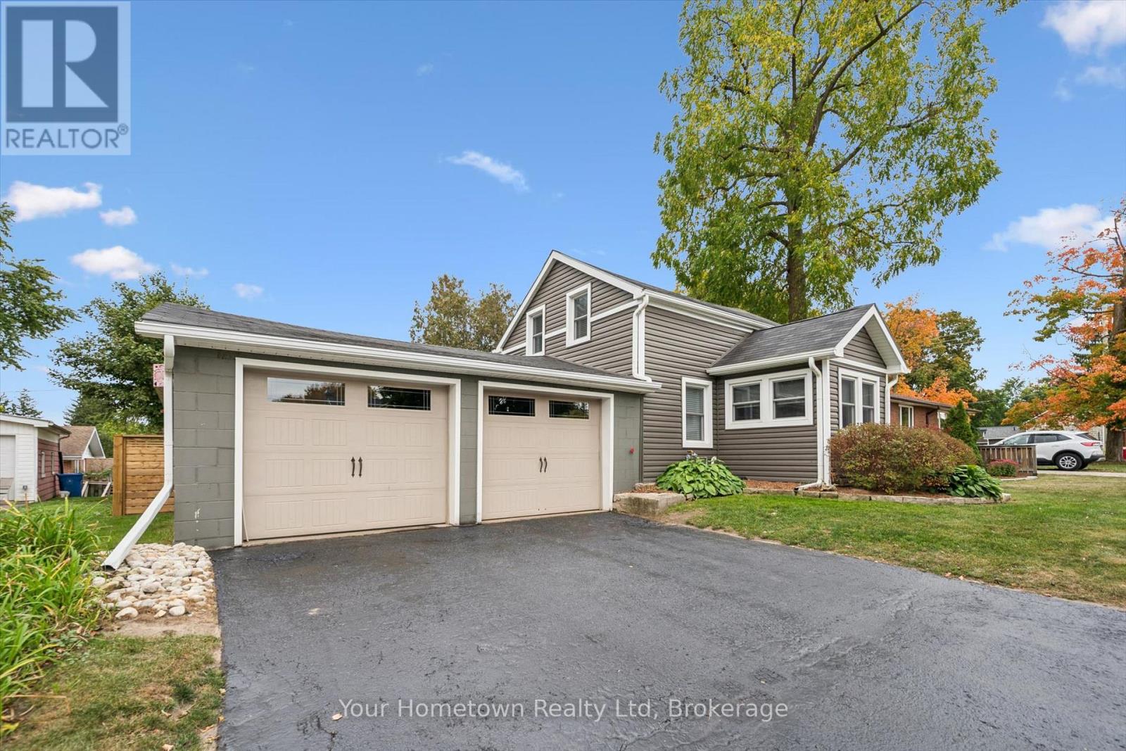 320 Garafraxa Street E, Centre Wellington, Ontario N1M 1E3 - Photo 1 - X13840752
