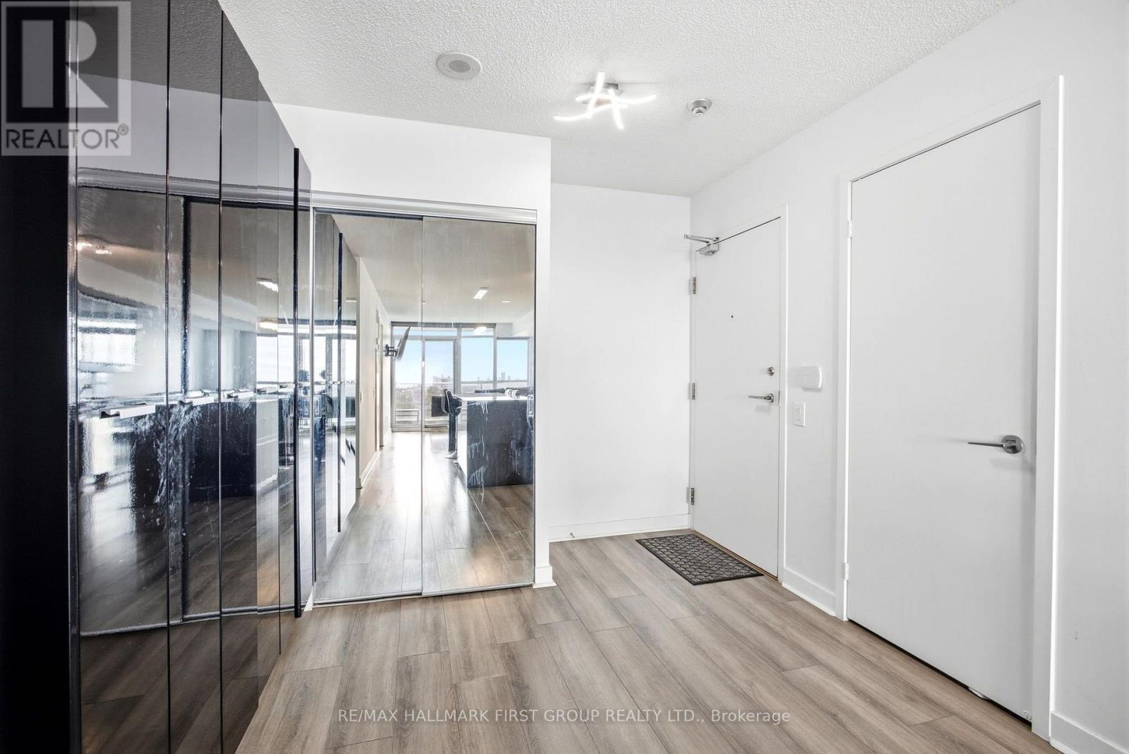 1615 - 29 Singer Court, Toronto, Ontario  M2K 0B3 - Photo 3 - C13840574