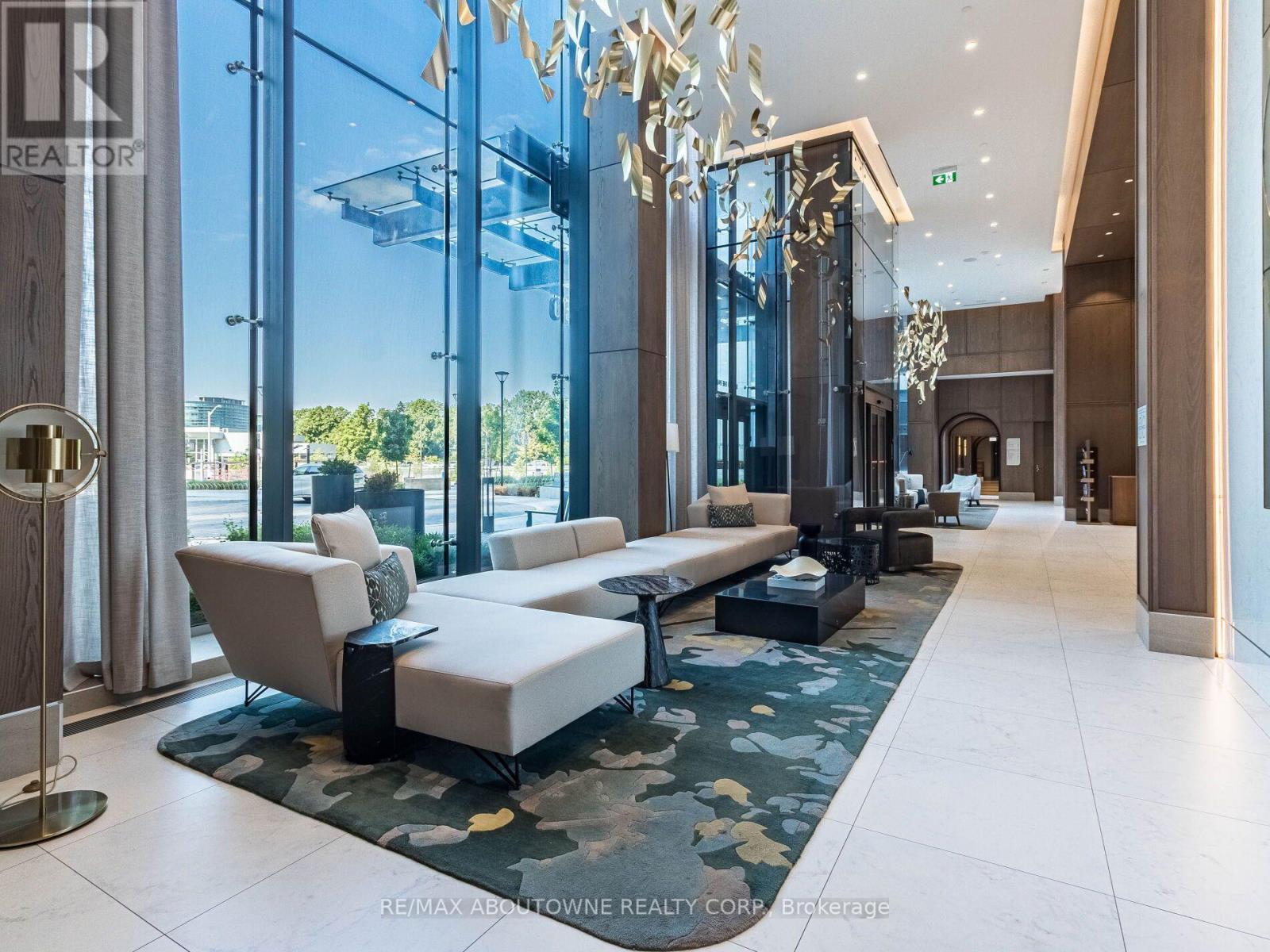 2208 - 30 Inn On The Park Drive, Toronto, Ontario M3C 0P7 - Photo 4 - C13840760