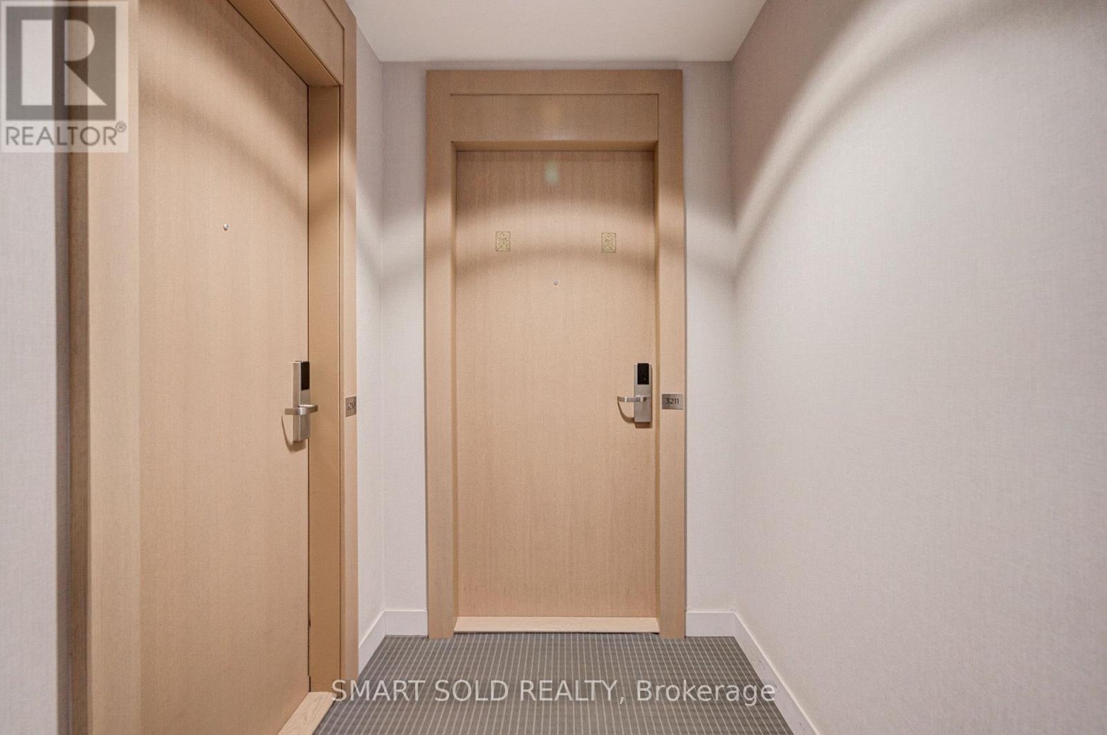 3211 - 7 Grenville Street, Toronto, Ontario  M4Y 0E9 - Photo 2 - C13840796