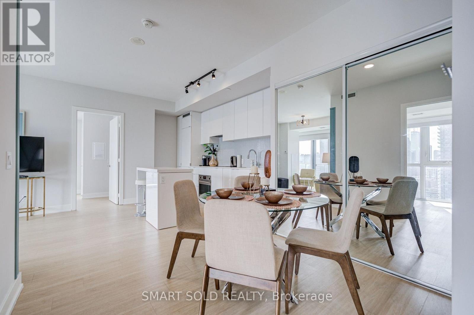 3211 - 7 Grenville Street, Toronto, Ontario  M4Y 0E9 - Photo 3 - C13840796