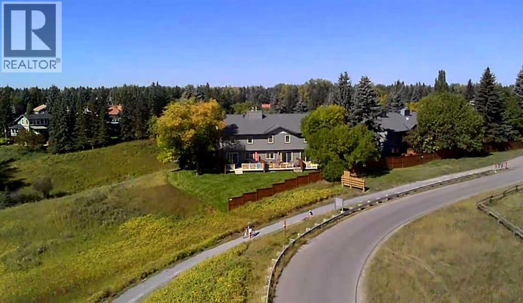 <div class="slider-price">$465,000.00</div><p>22, 64 Woodacres Crescent Sw, Calgary, Alberta</p>