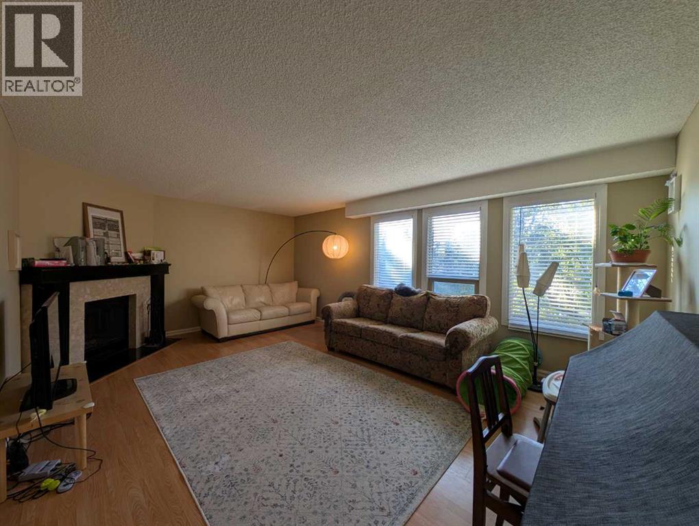22, 64 Woodacres Crescent Sw, Calgary, Alberta  T2W 4V6 - Photo 12 - A2347505