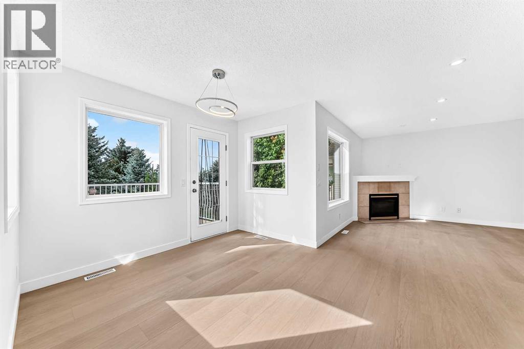 70 Country Hills View NW