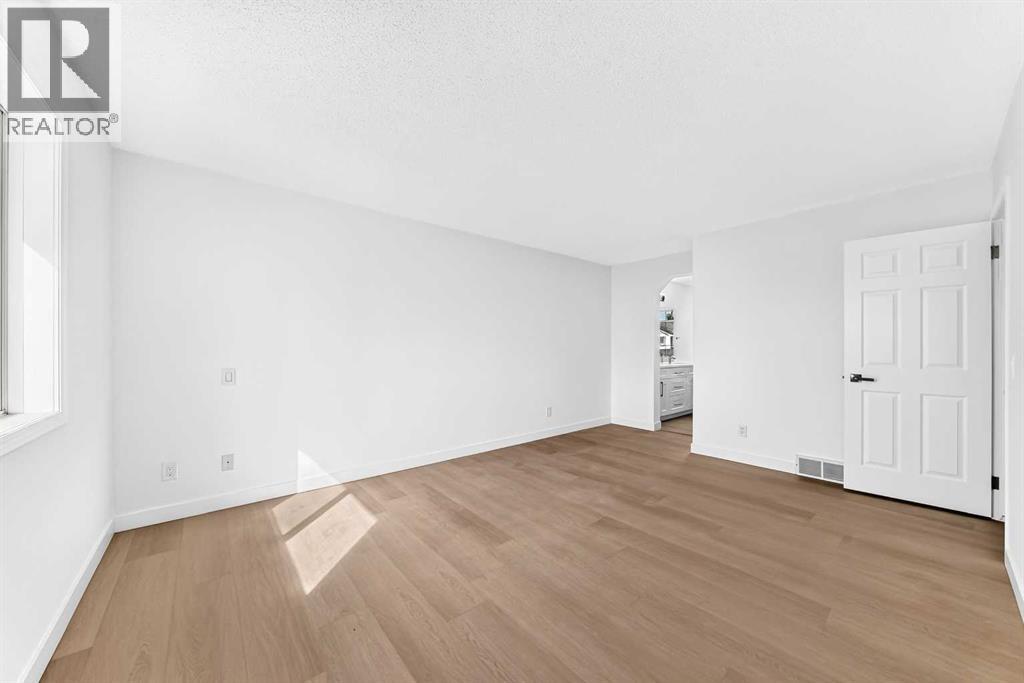 70 Country Hills View NW