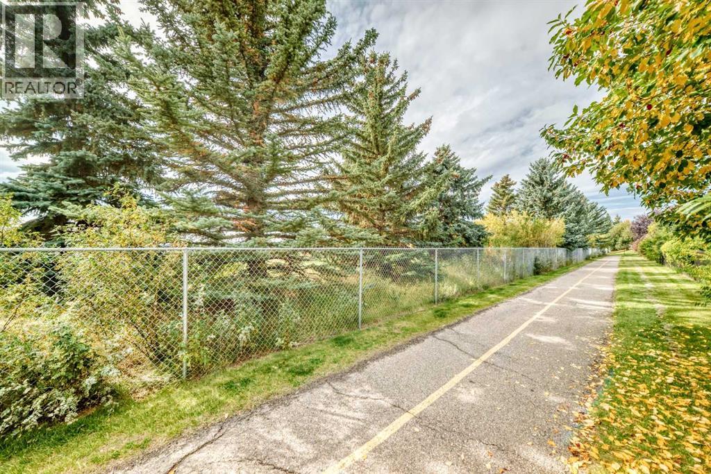 70 Country Hills View NW