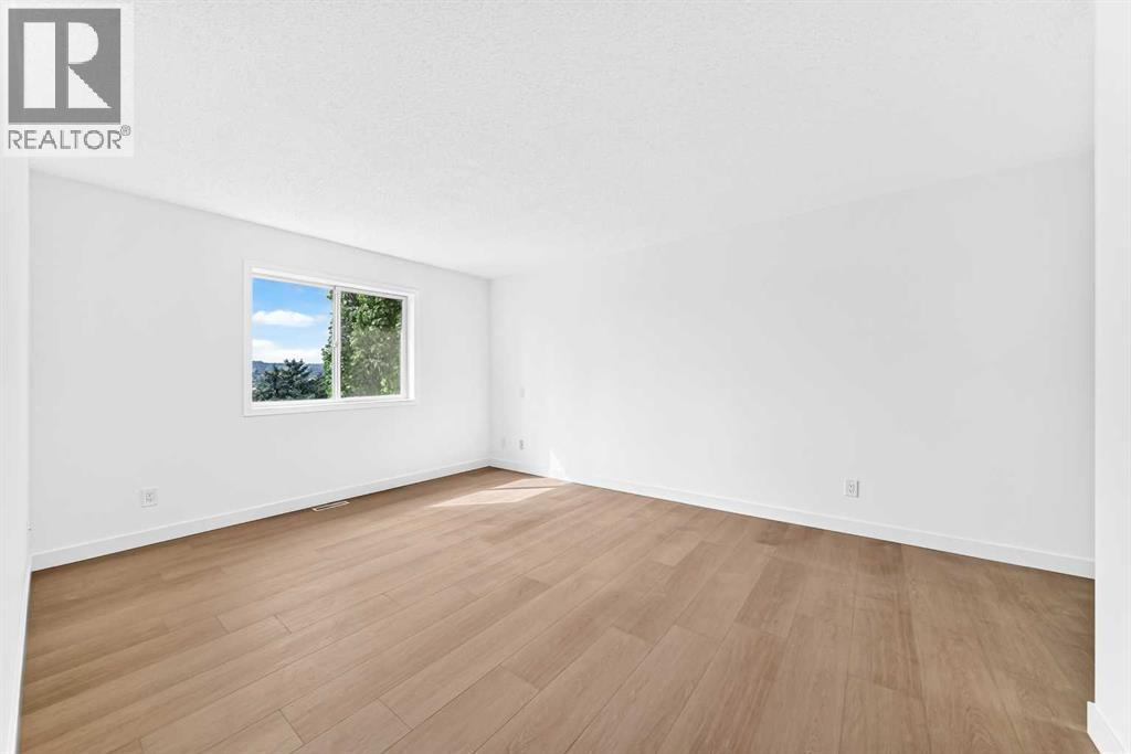 70 Country Hills View NW