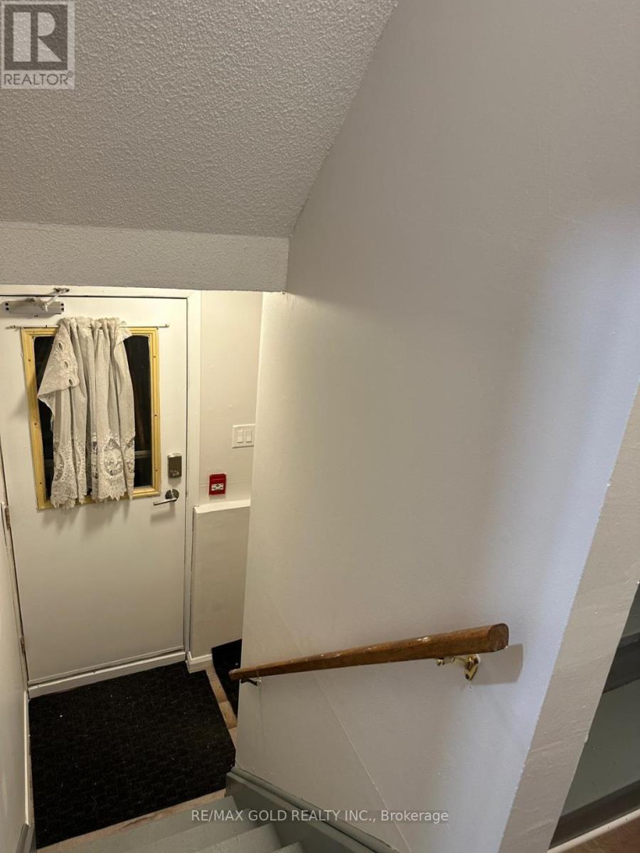 3rd Floor ( Upper Unit ) - 515 Stone Street, Oshawa, Ontario  L1J 1A4 - Photo 35 - E13840618