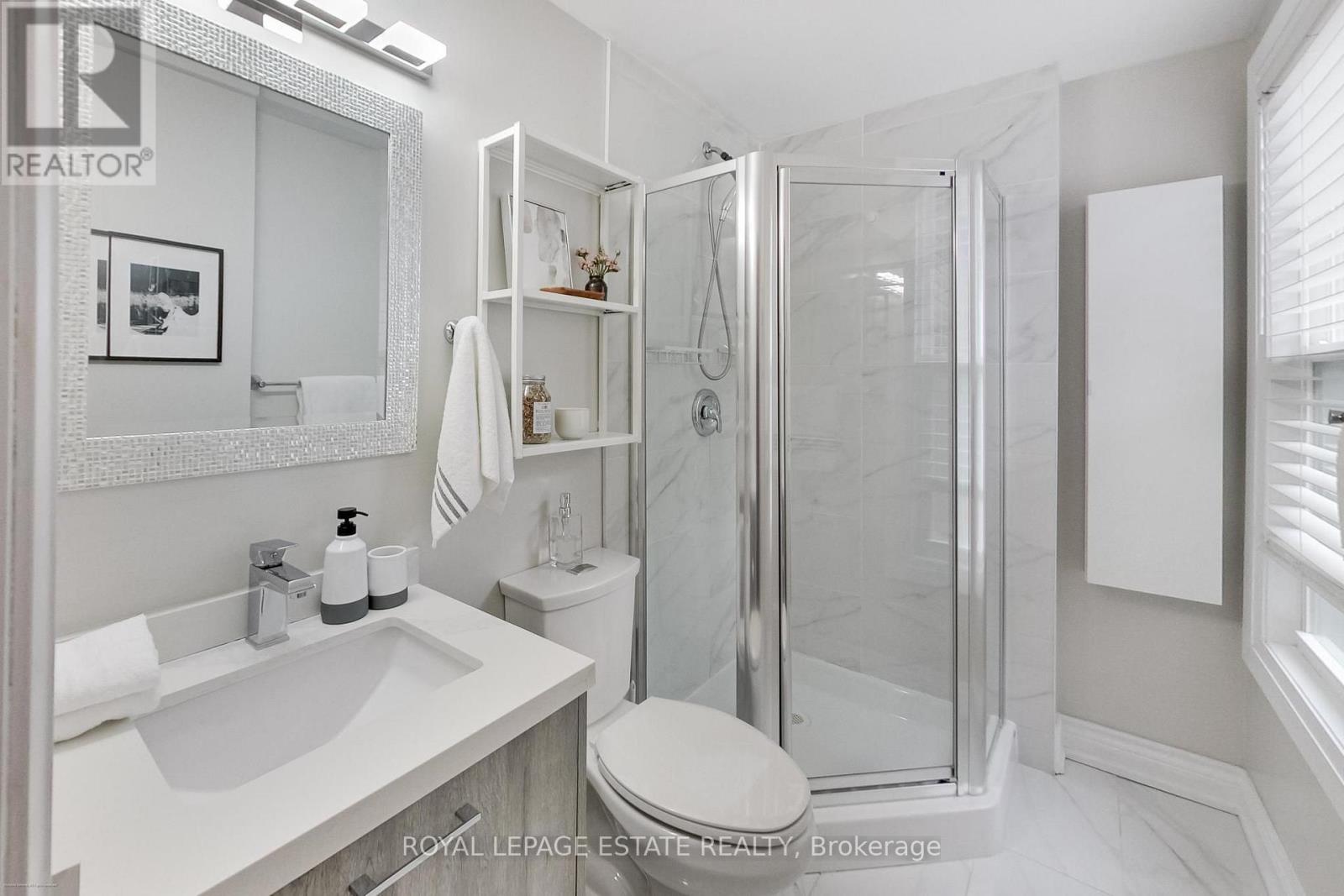 1265 Woodbine Avenue, Toronto, Ontario  M4C 4E5 - Photo 16 - E13840724