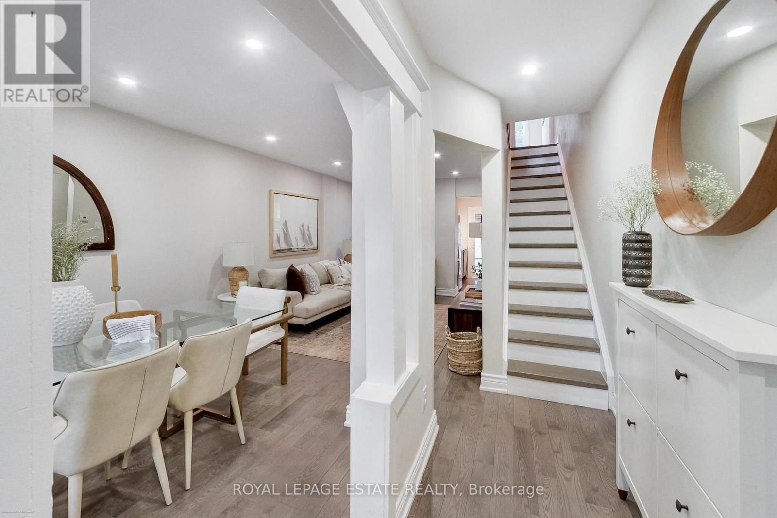 1265 Woodbine Avenue, Toronto, Ontario  M4C 4E5 - Photo 4 - E13840724