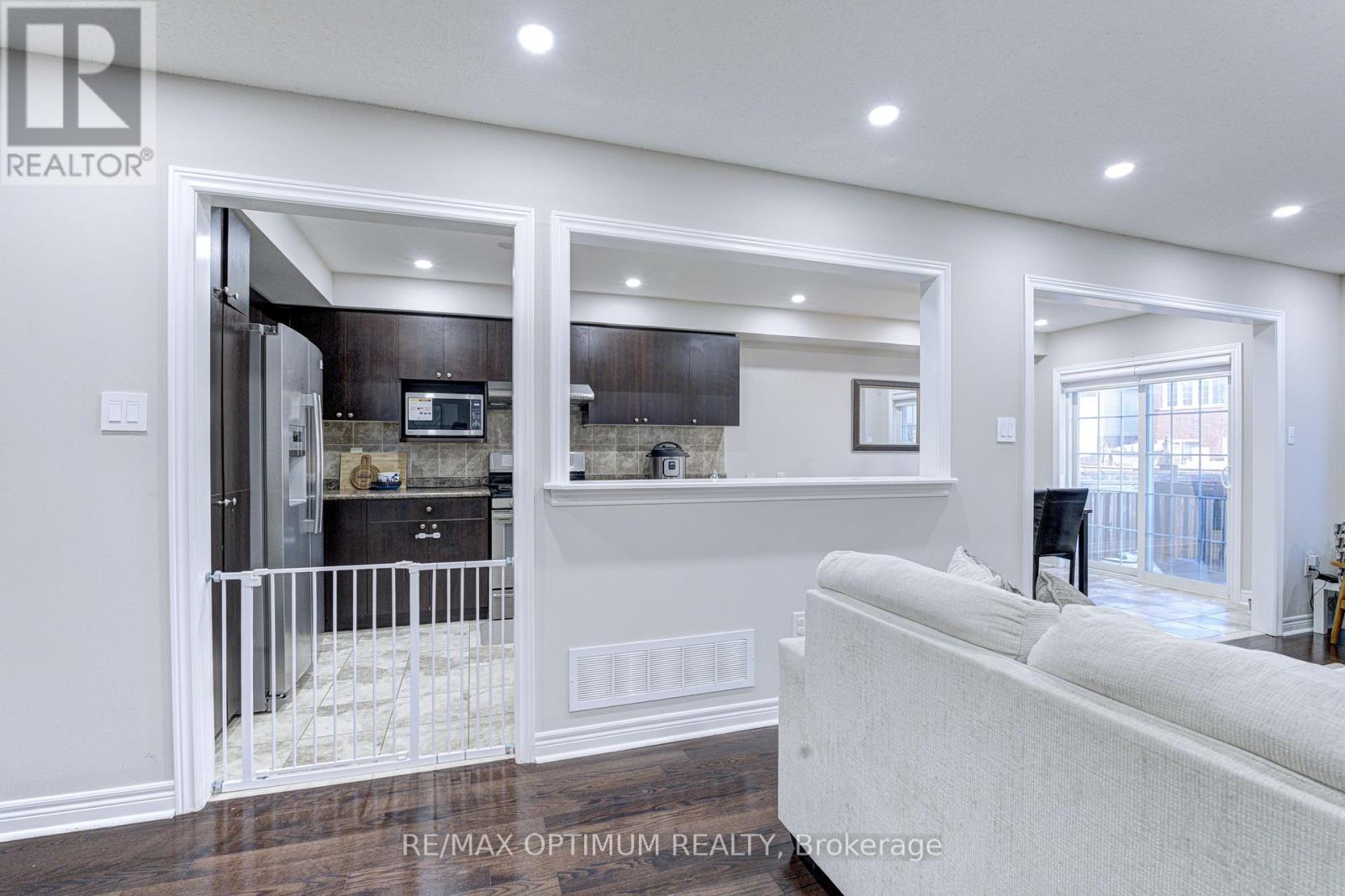 31 Keywood Street, Ajax, Ontario  L1Z 2E5 - Photo 14 - E13840726