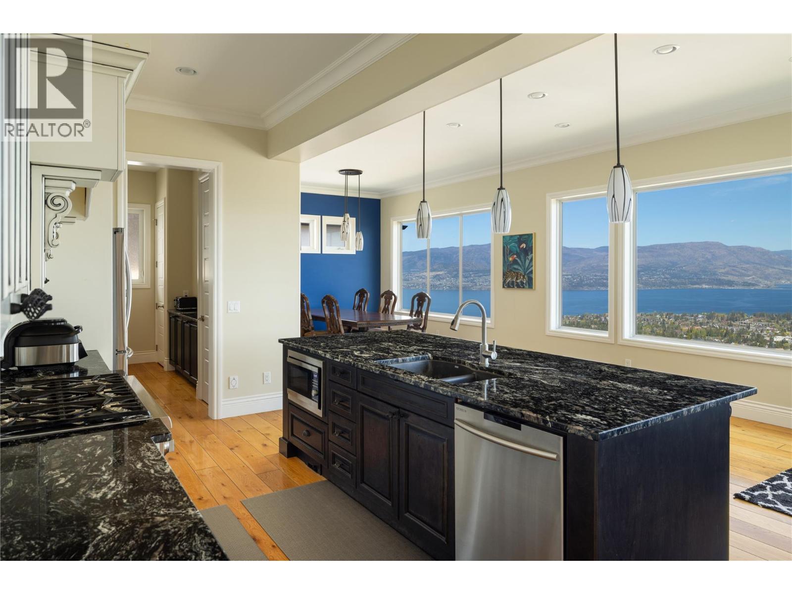 1010 Lamont Court, Kelowna, British Columbia  V1W 5J1 - Photo 4 - 10401953