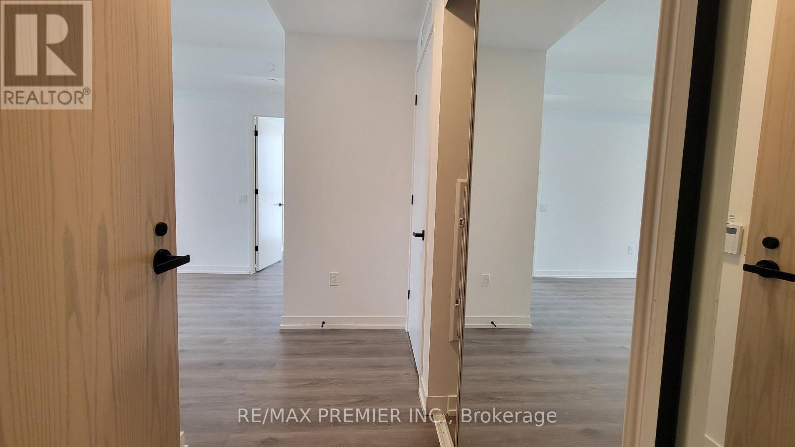 1012 - 28 Interchange Way, Vaughan, Ontario  L4K 0P8 - Photo 4 - N13840746