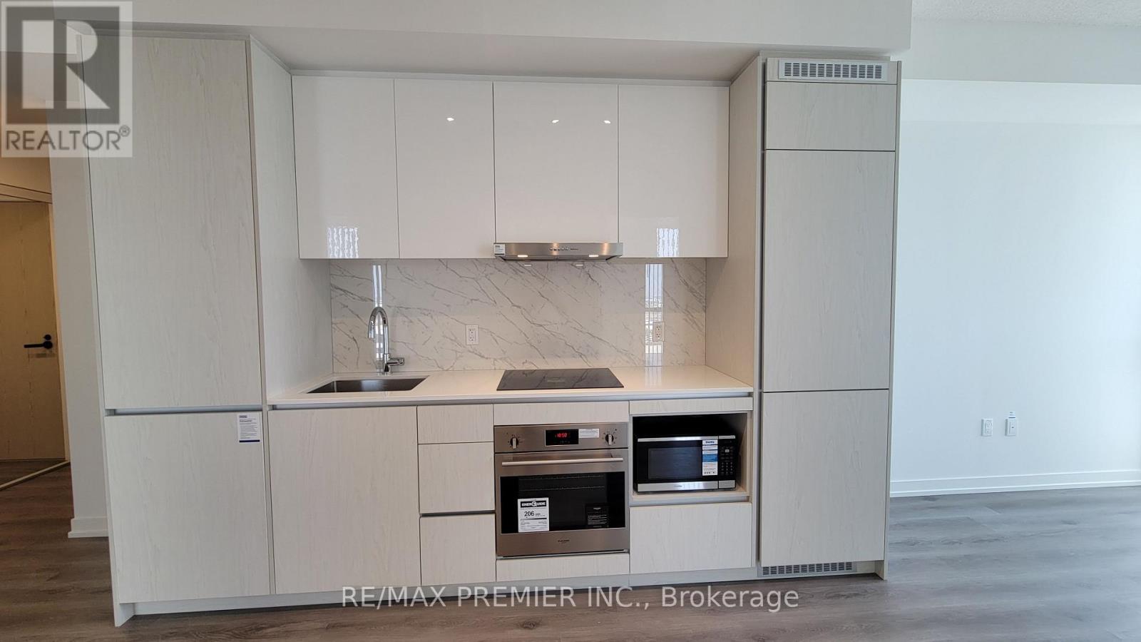 1012 - 28 Interchange Way, Vaughan, Ontario  L4K 0P8 - Photo 8 - N13840746