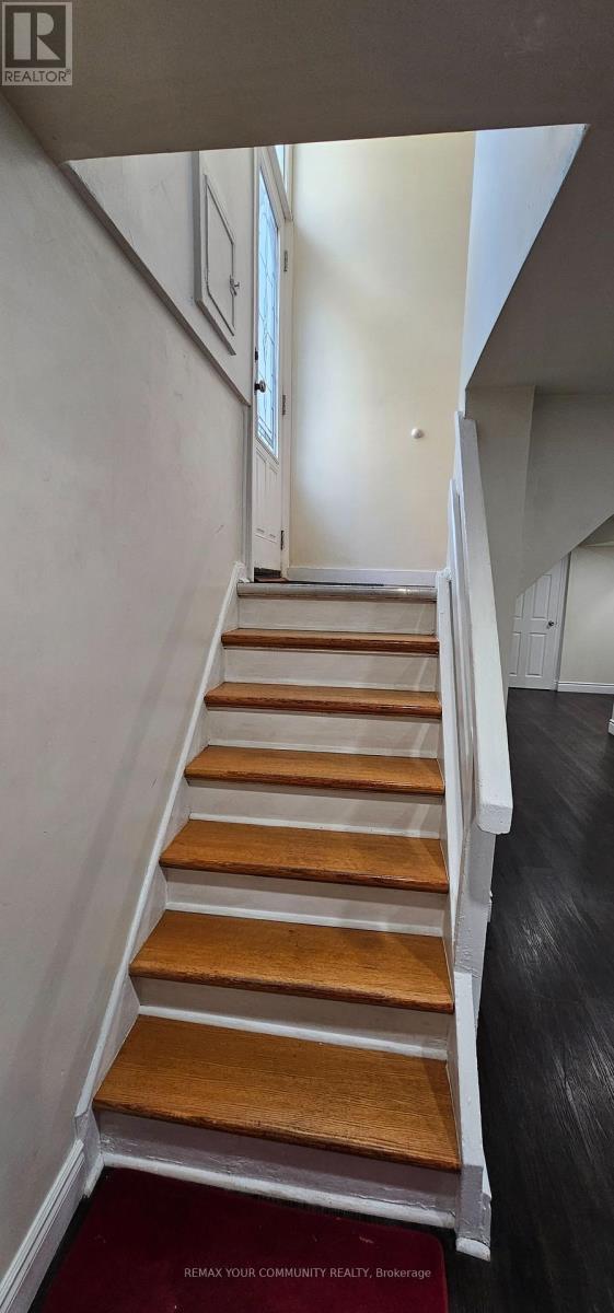 51 Davelayne Road, Toronto, Ontario  M9M 2A6 - Photo 12 - W13840576