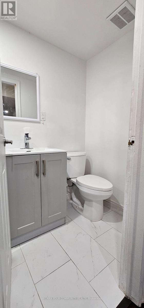 51 Davelayne Road, Toronto, Ontario  M9M 2A6 - Photo 8 - W13840576