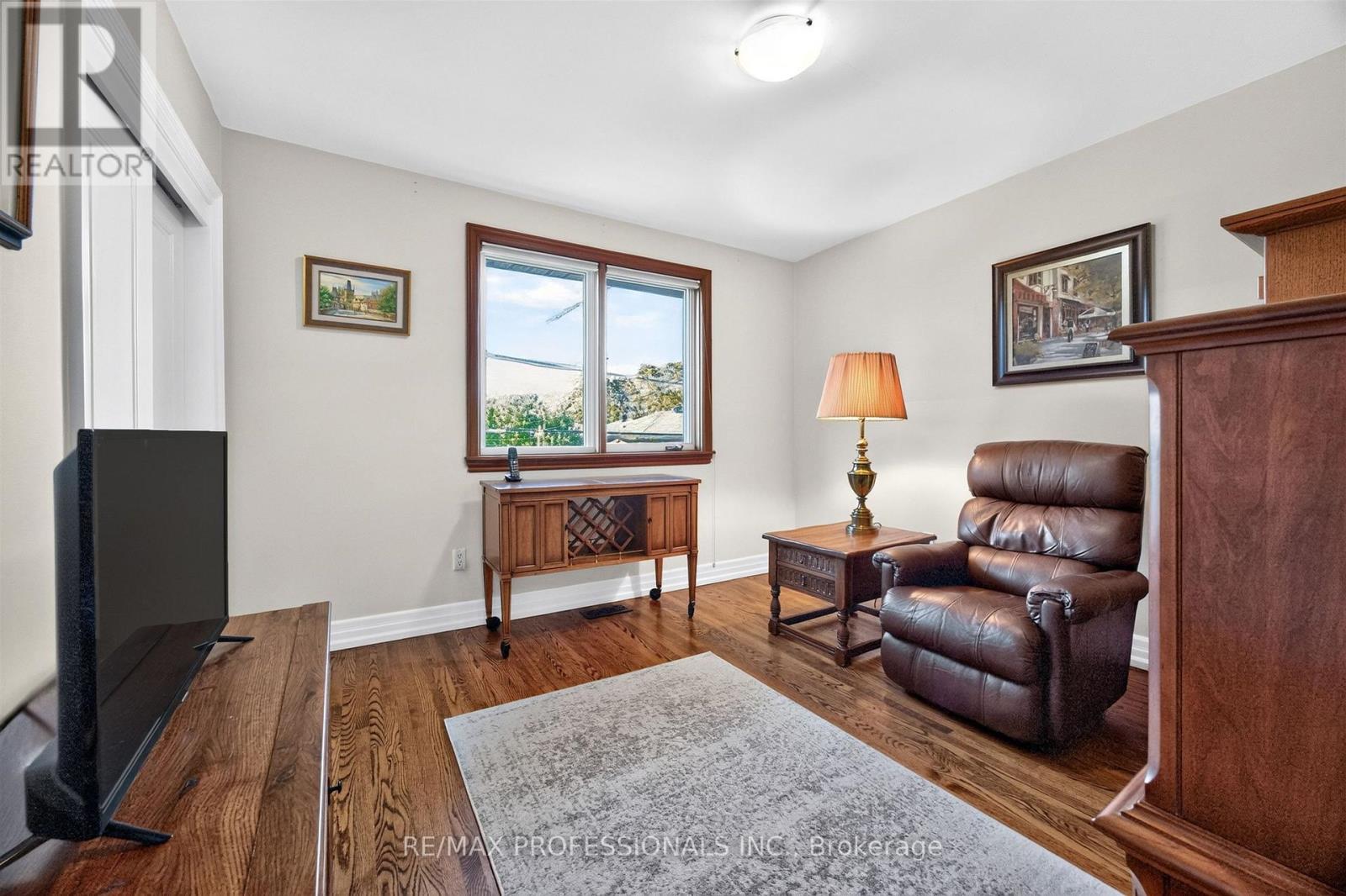 302 La Rose Avenue, Toronto, Ontario  M9P 1B9 - Photo 18 - W13840594