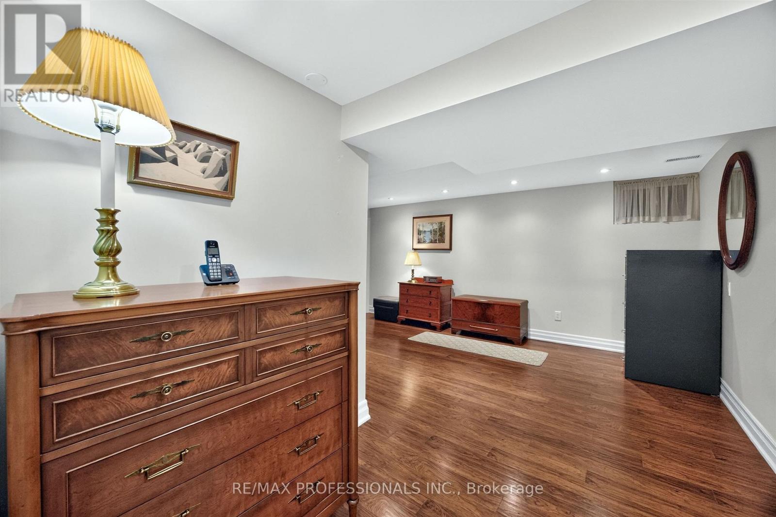 302 La Rose Avenue, Toronto, Ontario  M9P 1B9 - Photo 21 - W13840594