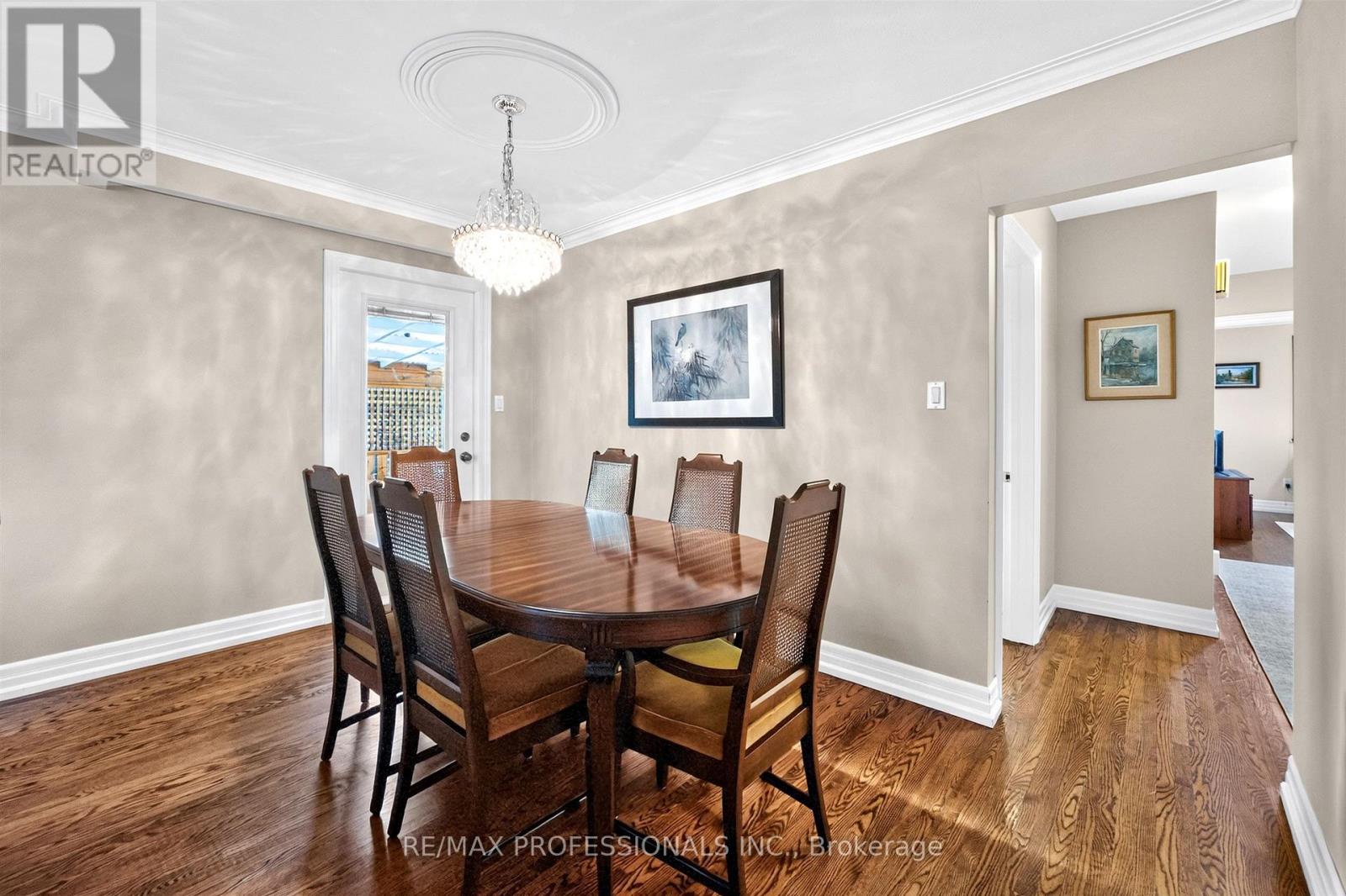 302 La Rose Avenue, Toronto, Ontario  M9P 1B9 - Photo 23 - W13840594