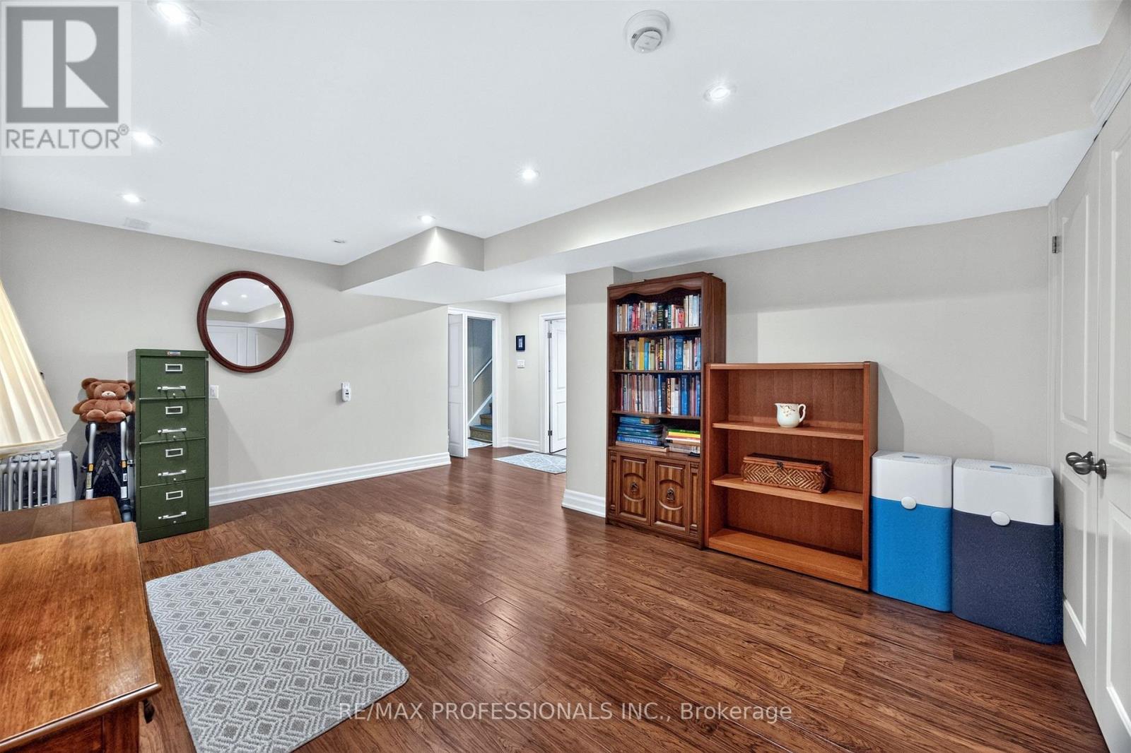 302 La Rose Avenue, Toronto, Ontario  M9P 1B9 - Photo 32 - W13840594
